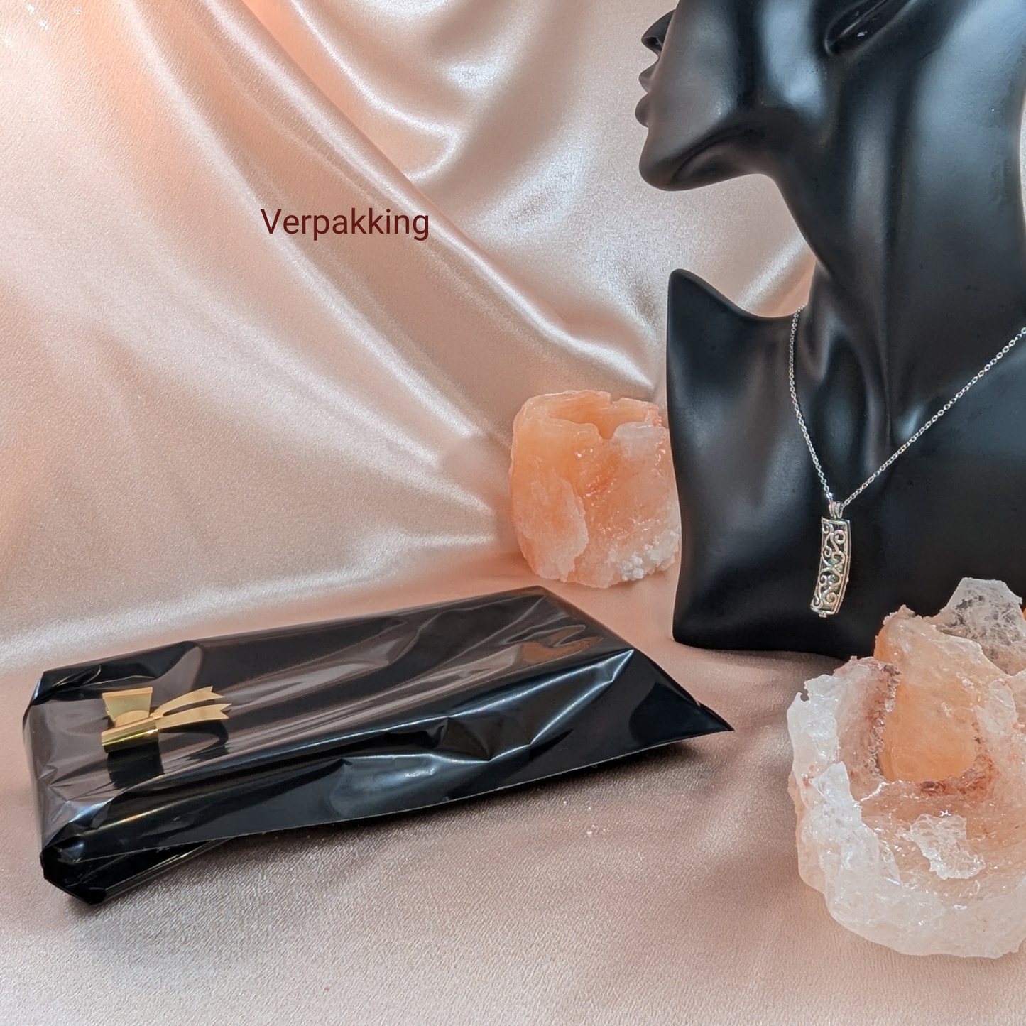Aroma Necklace with Cylinder Pendant including 12 lava stones | Packaged in a luxurious jewelry box