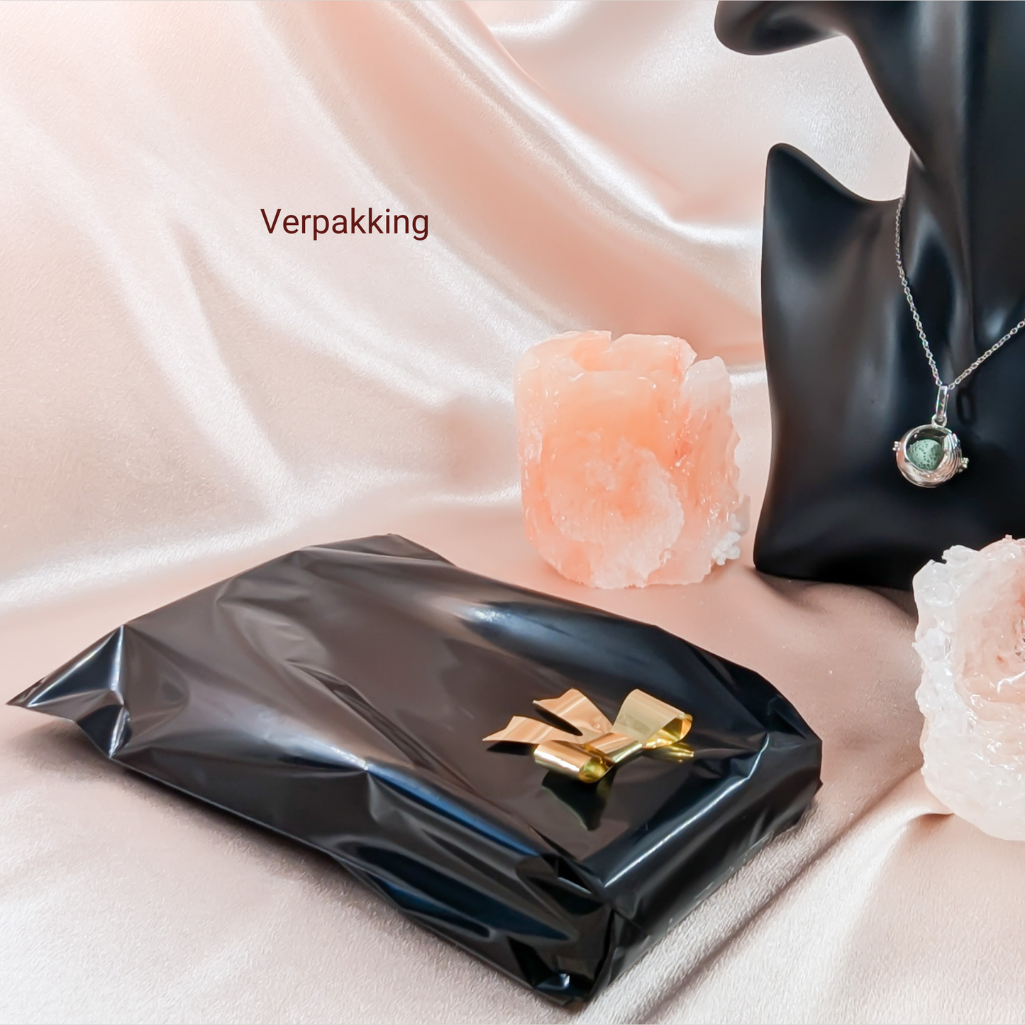 Aroma Necklace with Wing-shaped Pendant including 4 lava stones. | Packaged in a luxurious jewelry box