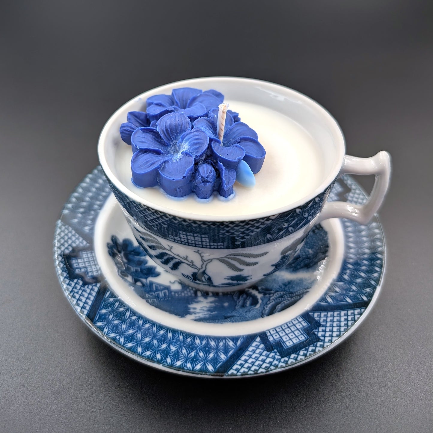 Vintage Teacup Scented Candle – Blue Birds. Scent: Lutalica Spa Day.