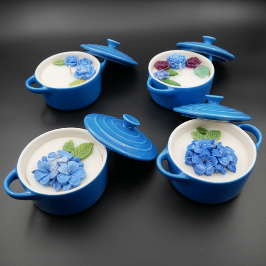 Rustic_Blues._Scented_candle_in_vintage_ovenpot