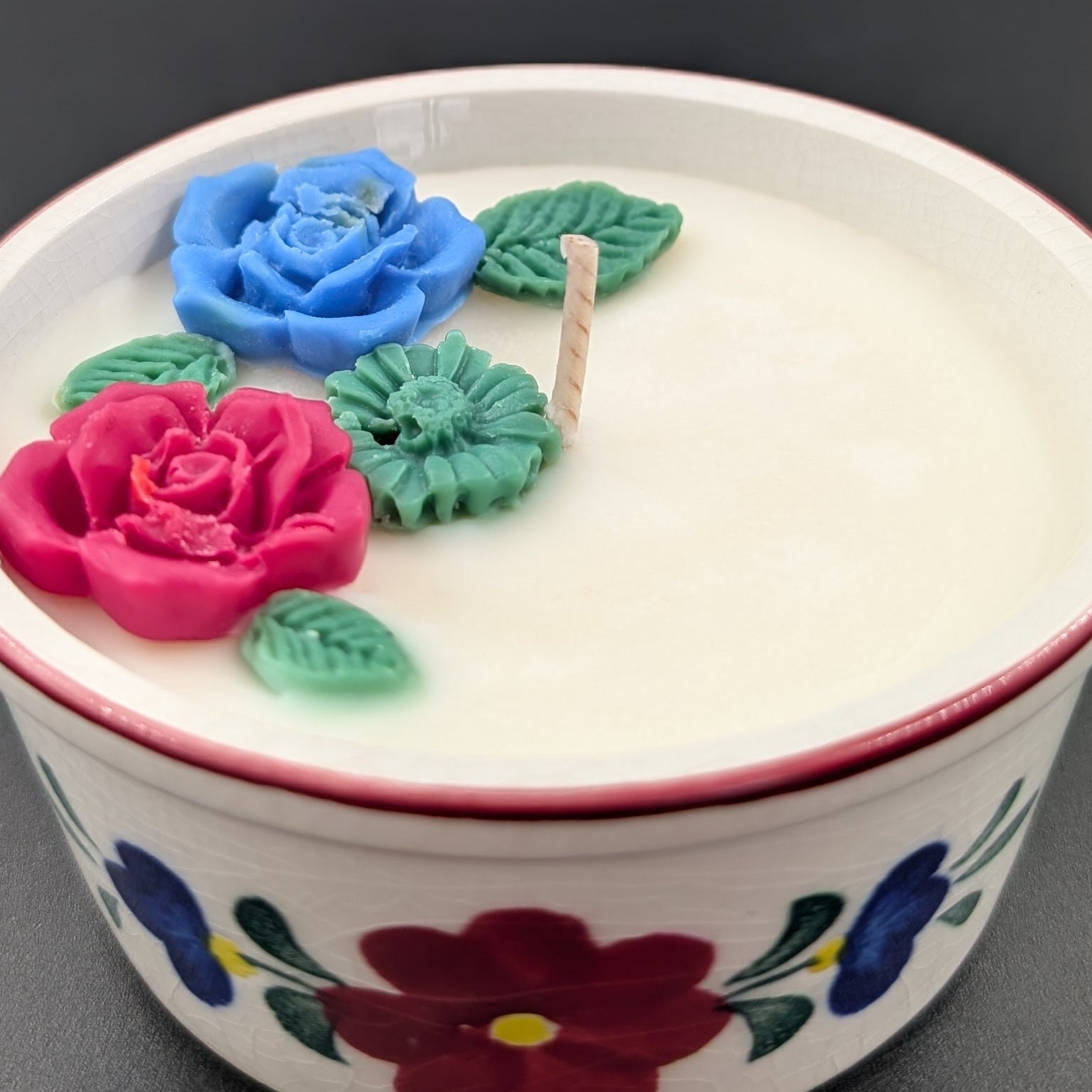 bouquet-handmade-scented-candle-hand-painted-stoneware-unique-gift-lutalica-3