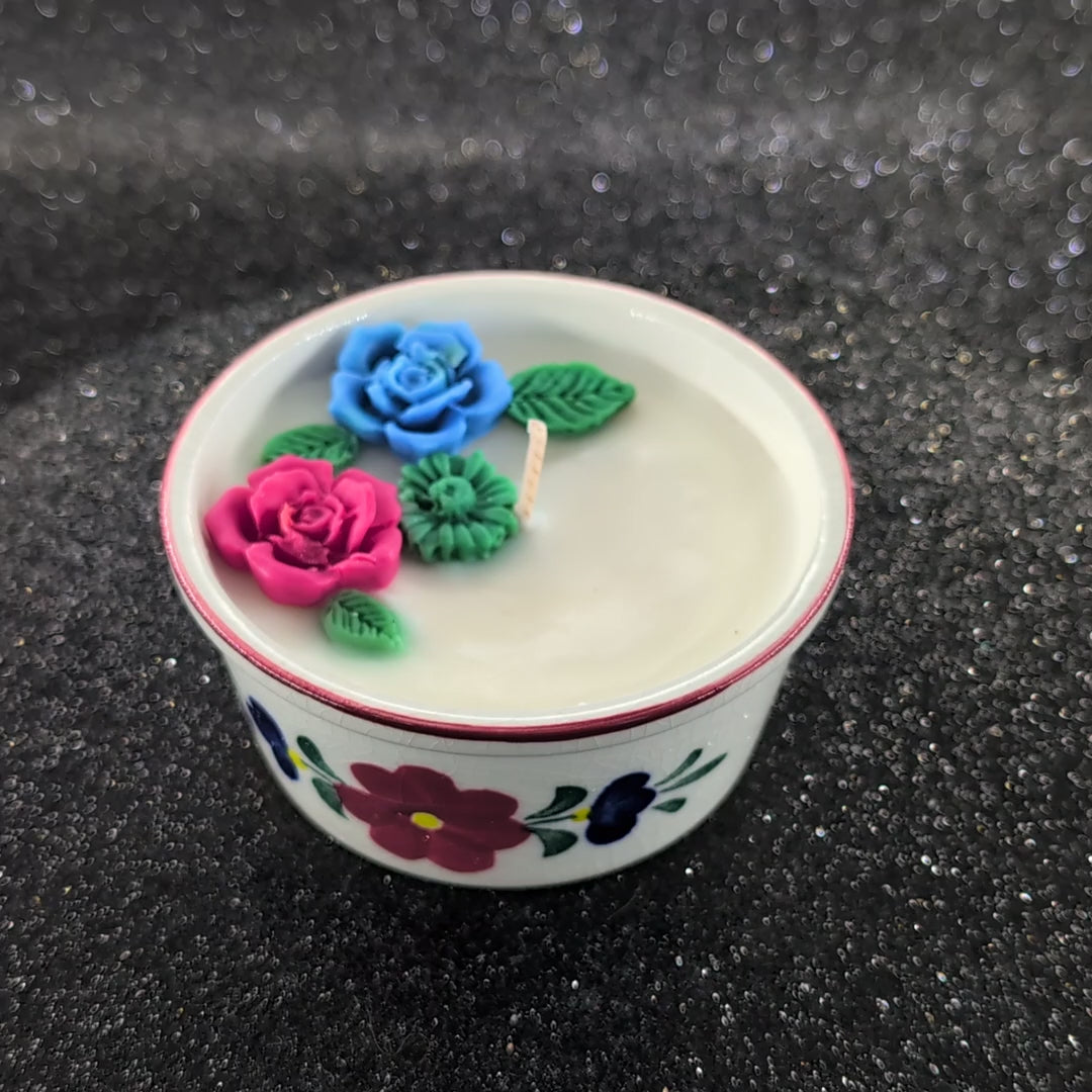 bouquet-handmade-scented-candle-hand-painted-stoneware-unique-gift-lutalica-vid